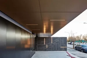 Un attico vista mare: architettura contemporanea e sistemi Ponzio per il comfort residenziale